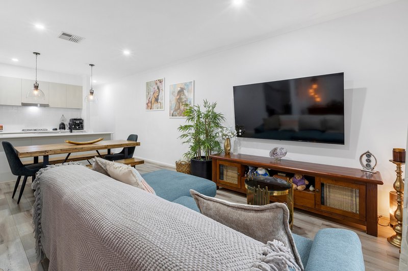 Photo - 76 Burnlea Parade, Blakeview SA 5114 - Image 12