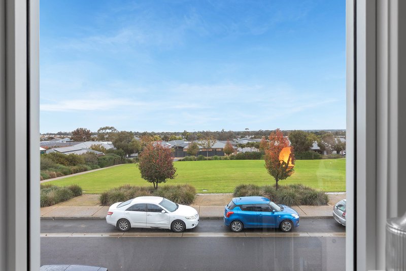 Photo - 76 Burnlea Parade, Blakeview SA 5114 - Image 25
