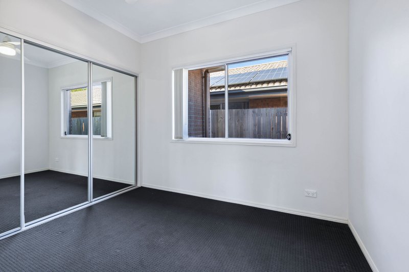 Photo - 76 Burralong Street, Deagon QLD 4017 - Image 6