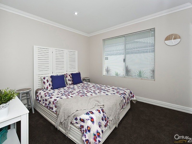 Photo - 76 Caspian Drive, Wannanup WA 6210 - Image 10