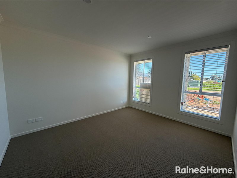 Photo - 76 Central Boulevard, Munno Para West SA 5115 - Image 2