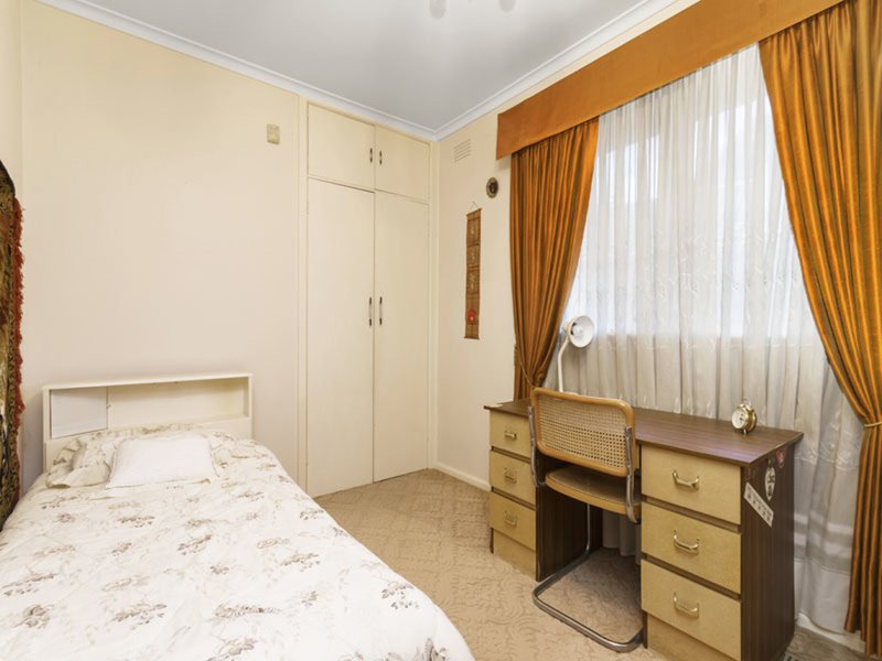 Photo - 76 Centre Dandenong Road, Cheltenham VIC 3192 - Image 11