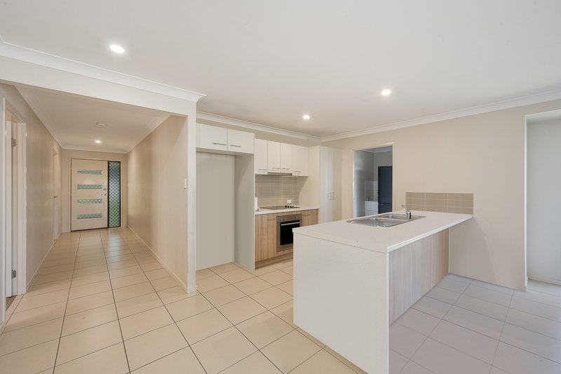Photo - 76 Cirrus Way, Coomera QLD 4209 - Image 3