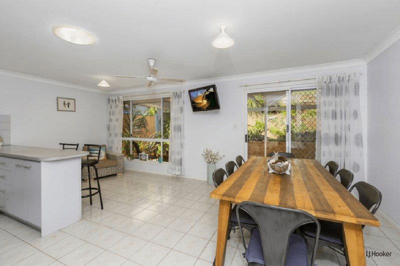 Photo - 76 Cominan Avenue, Banora Point NSW 2486 - Image 6