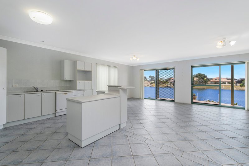 Photo - 76 Commodore Crescent, Port Macquarie NSW 2444 - Image 5