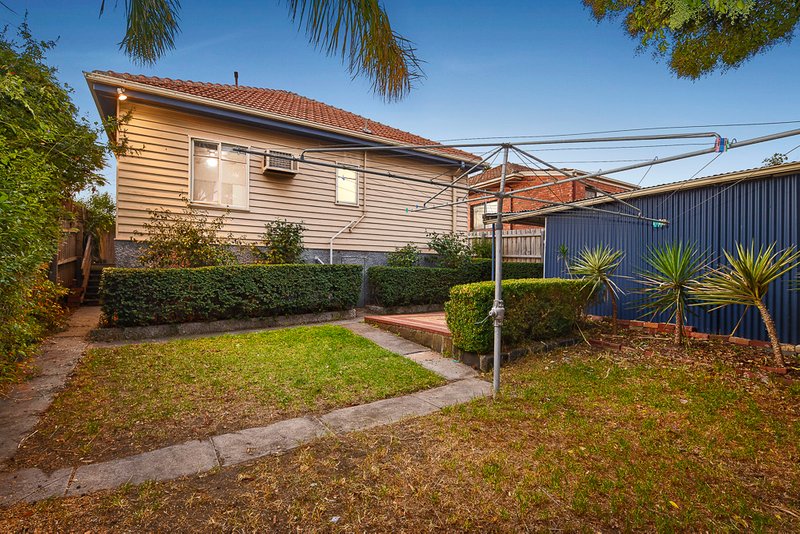 Photo - 76 Coonans Road, Pascoe Vale South VIC 3044 - Image 10