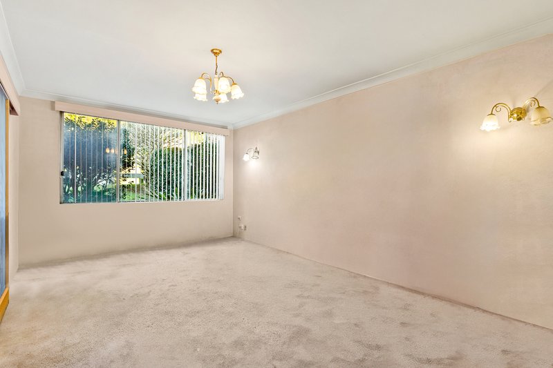 Photo - 76 Cuthbert Drive, Mount Warrigal NSW 2528 - Image 4