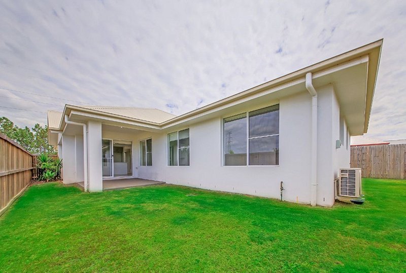 Photo - 76 Darlington Drive, Yarrabilba QLD 4207 - Image 12