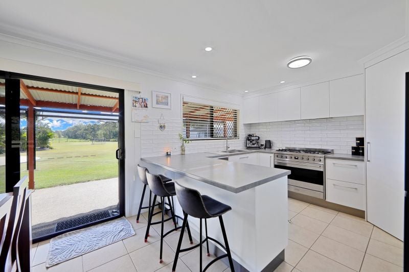 Photo - 76 Davis Road, Sharon QLD 4670 - Image 6