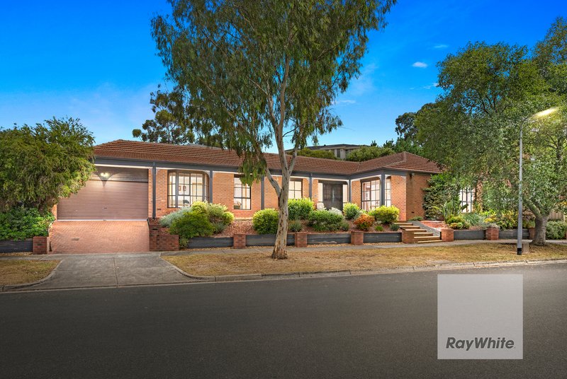 76 Edmund Rice Parade, Watsonia North VIC 3087