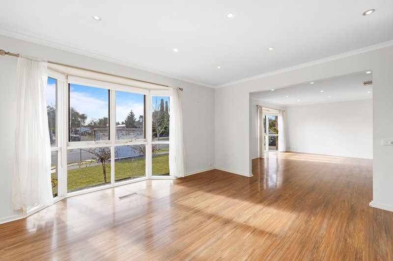 Photo - 76 Eildon Parade, Rowville VIC 3178 - Image 5