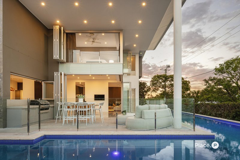 Photo - 76 Eldernell Terrace, Hamilton QLD 4007 - Image 2