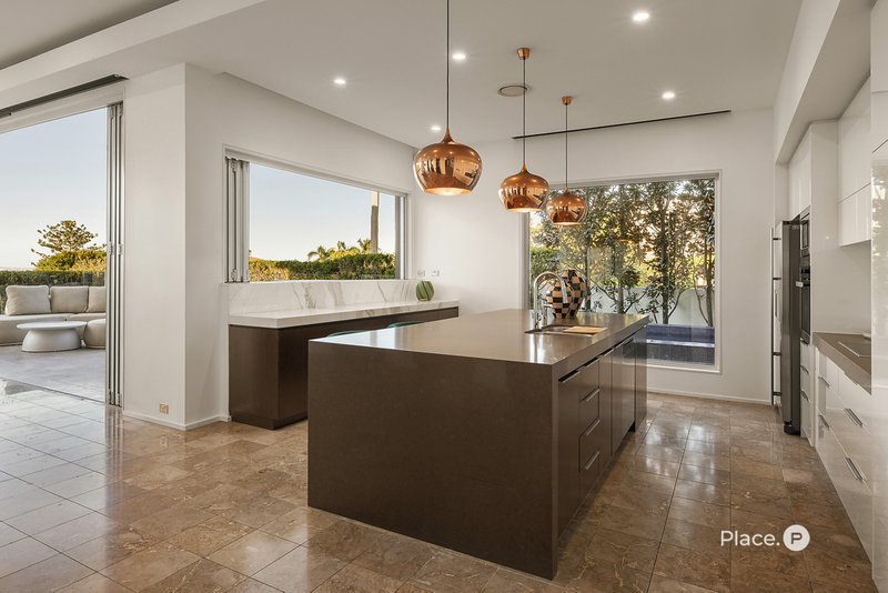 Photo - 76 Eldernell Terrace, Hamilton QLD 4007 - Image 9