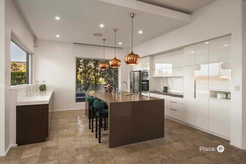 Photo - 76 Eldernell Terrace, Hamilton QLD 4007 - Image 11