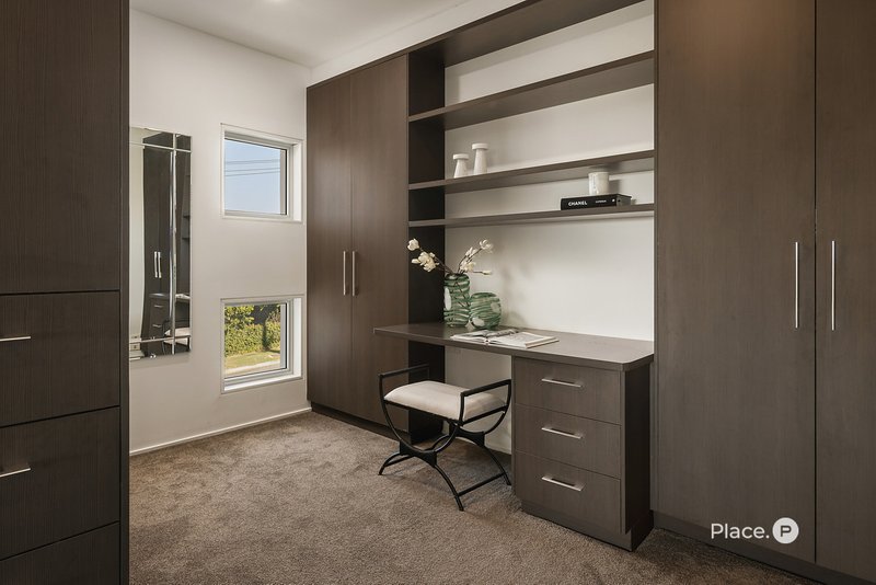 Photo - 76 Eldernell Terrace, Hamilton QLD 4007 - Image 18