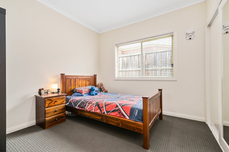 Photo - 76 Fairholme Boulevard, Berwick VIC 3806 - Image 17