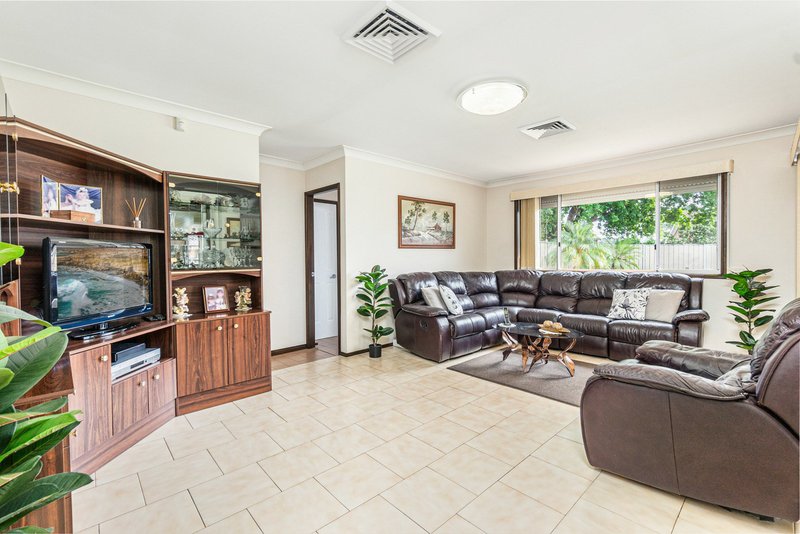 Photo - 76 Fantail Crescent, Erskine Park NSW 2759 - Image 6