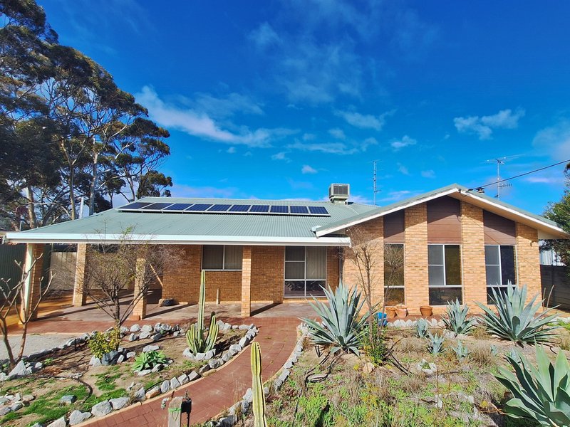 76 Forrest Street, Kellerberrin WA 6410