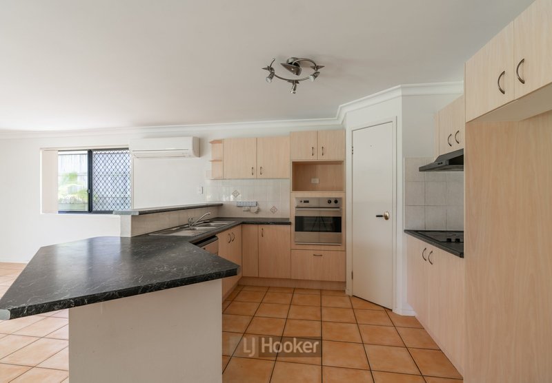 Photo - 76 Glasshouse Crescent, Forest Lake QLD 4078 - Image 7