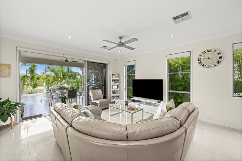 Photo - 76 Gretel Drive, Mermaid Waters QLD 4218 - Image 5