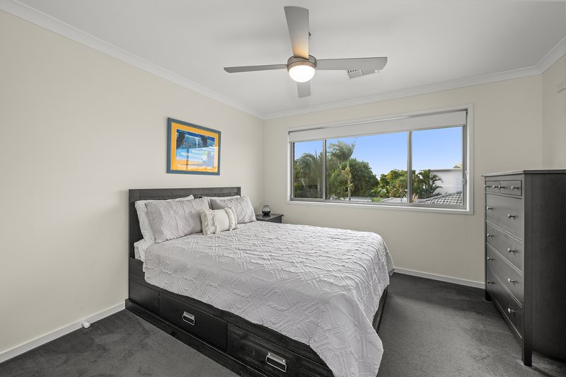 Photo - 76 Gretel Drive, Mermaid Waters QLD 4218 - Image 14