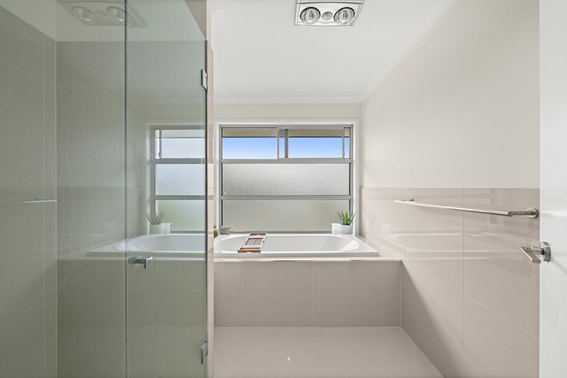 Photo - 76 Gretel Drive, Mermaid Waters QLD 4218 - Image 16