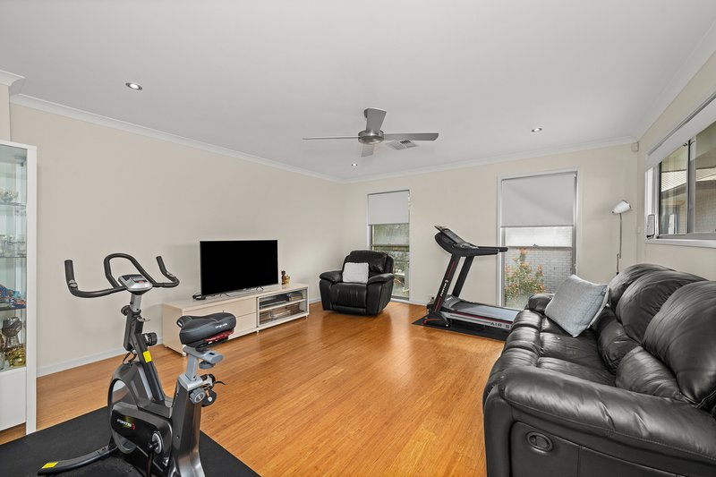 Photo - 76 Gretel Drive, Mermaid Waters QLD 4218 - Image 17