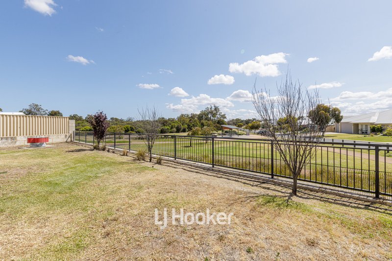 Photo - 76 Hazelgrove Crecent , Millbridge WA 6232 - Image 25