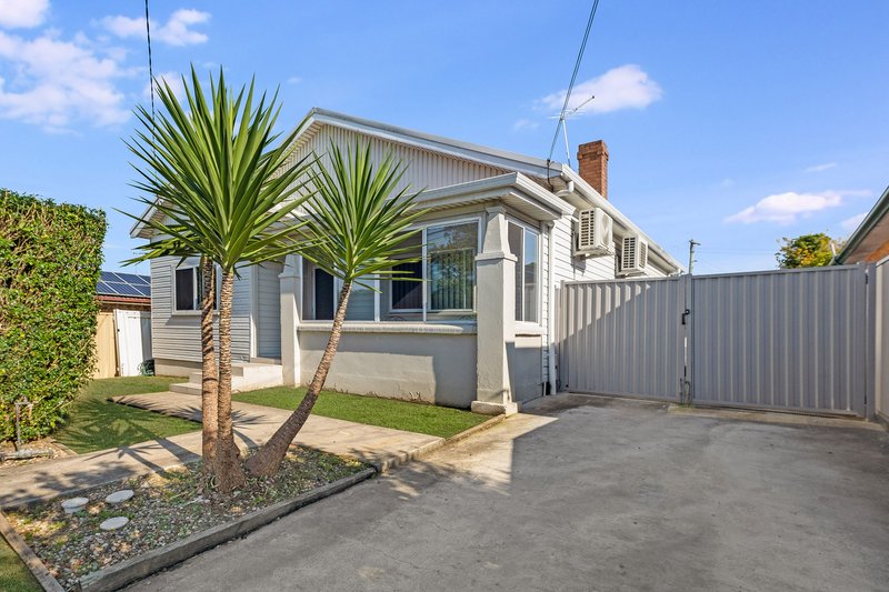 Photo - 76 Highview Avenue, Greenacre NSW 2190 - Image 2