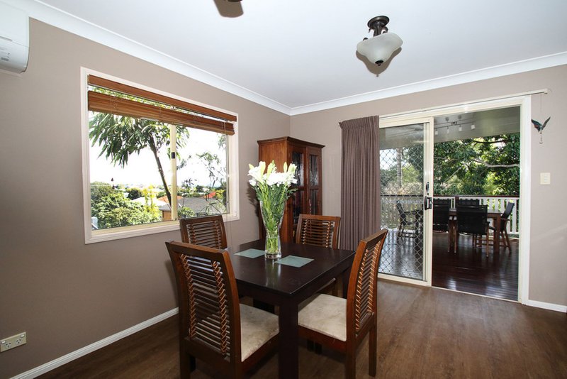 Photo - 76 Holland Road, Holland Park QLD 4121 - Image 6