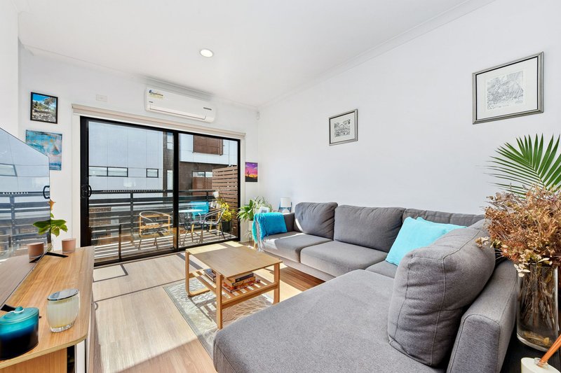 Photo - 7/6 Huckson Street, Dandenong VIC 3175 - Image 3