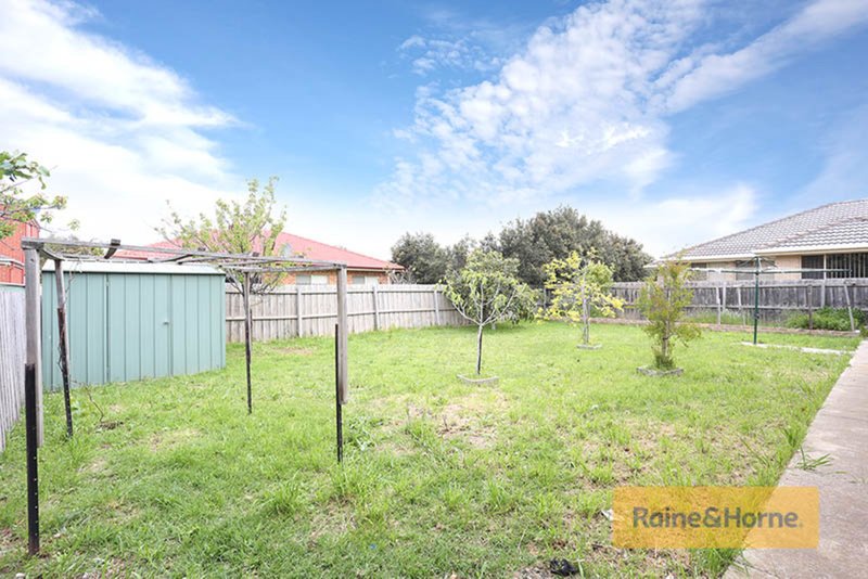 Photo - 76 Kennedy Parade, Roxburgh Park VIC 3064 - Image 12