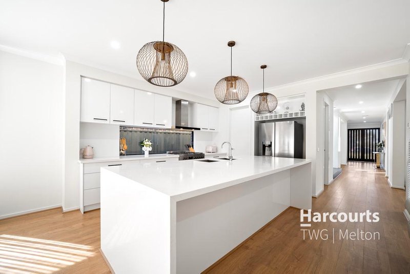 Photo - 76 Kirkpatrick Boulevard, Truganina VIC 3029 - Image 3