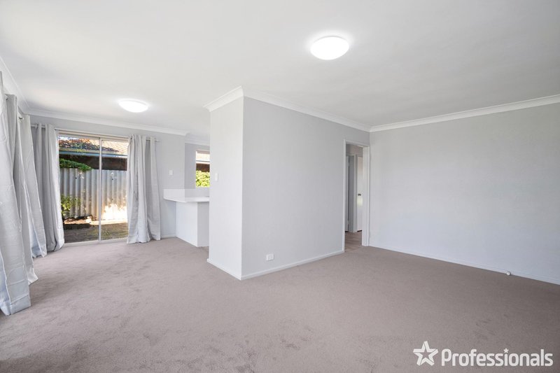 Photo - 76 Kurrajong Road, Safety Bay WA 6169 - Image 4