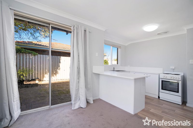 Photo - 76 Kurrajong Road, Safety Bay WA 6169 - Image 6