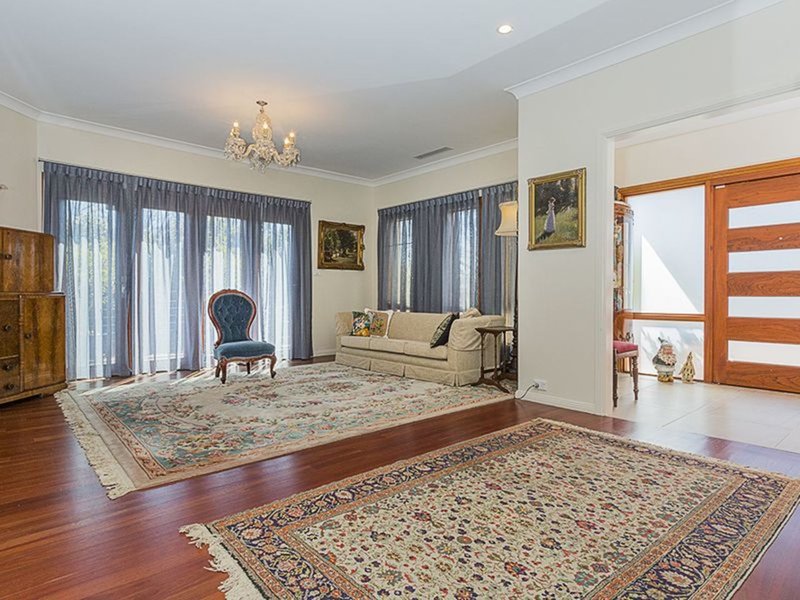 Photo - 76 La Perouse Street, Griffith ACT 2603 - Image 3