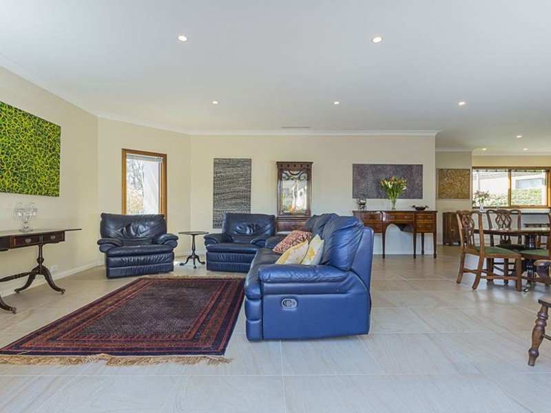 Photo - 76 La Perouse Street, Griffith ACT 2603 - Image 5