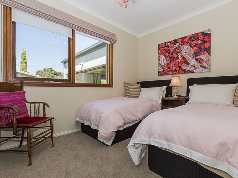 Photo - 76 La Perouse Street, Griffith ACT 2603 - Image 14