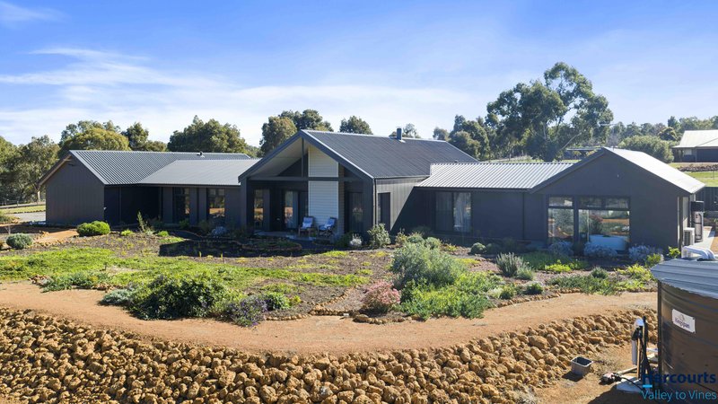 Photo - 76 Limousin Way, Lower Chittering WA 6084 - Image 2