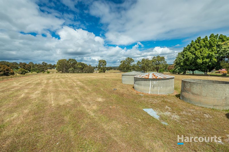 Photo - 76 Limousin Way, Lower Chittering WA 6084 - Image 4