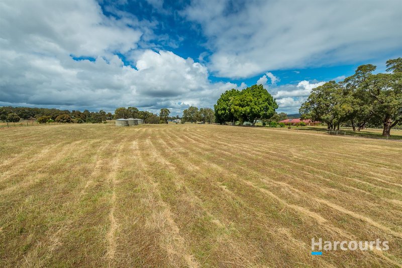 Photo - 76 Limousin Way, Lower Chittering WA 6084 - Image 6