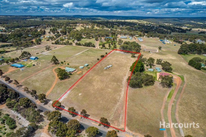 Photo - 76 Limousin Way, Lower Chittering WA 6084 - Image 13