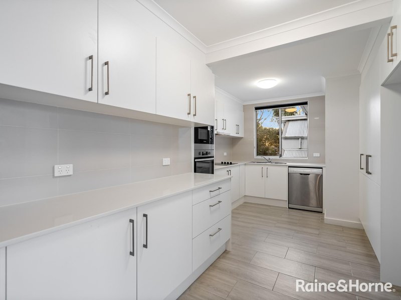 Photo - 76 Lushington Street, East Gosford NSW 2250 - Image 4