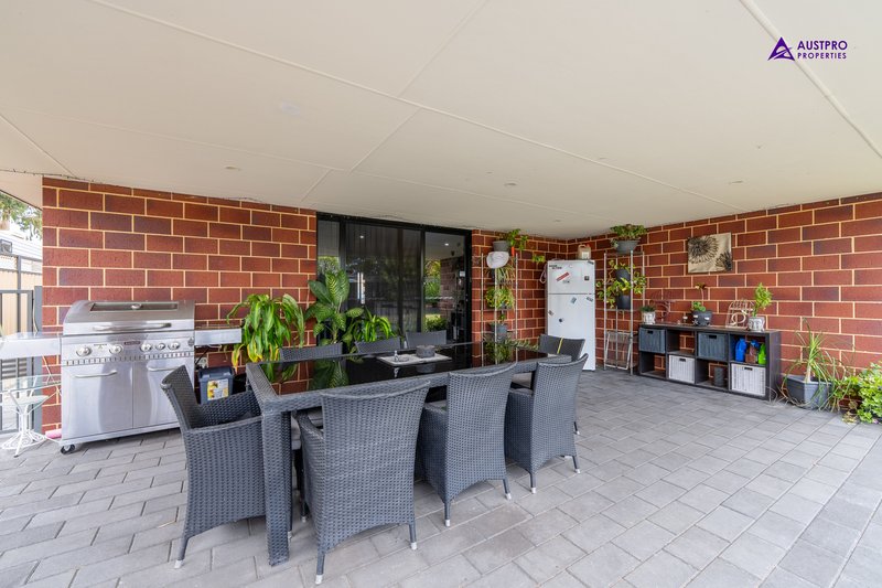 Photo - 76 Lyrebird Way, Thornlie WA 6108 - Image 17