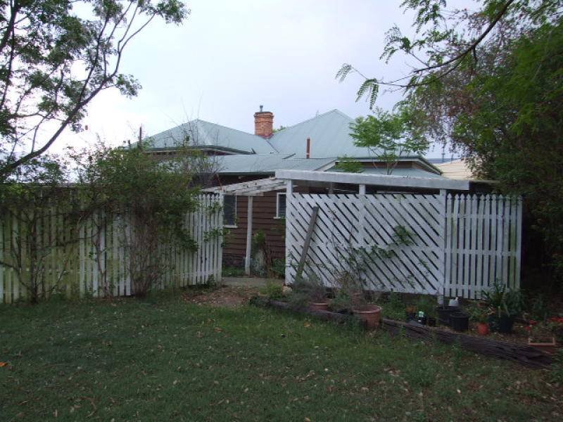 Photo - 76 Mackenzie Street, Wondai QLD 4606 - Image 6