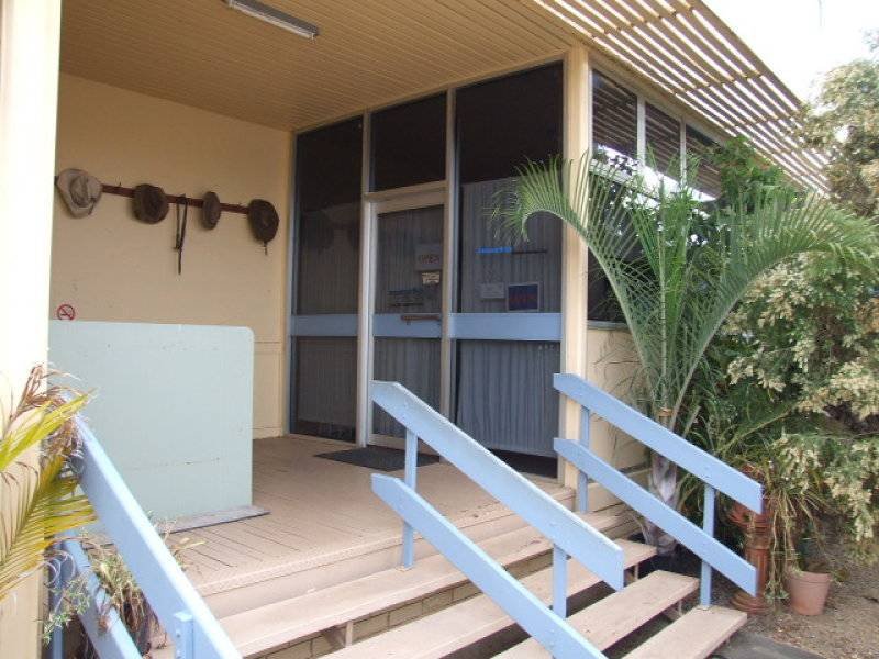 Photo - 76 Mackenzie Street, Wondai QLD 4606 - Image 9