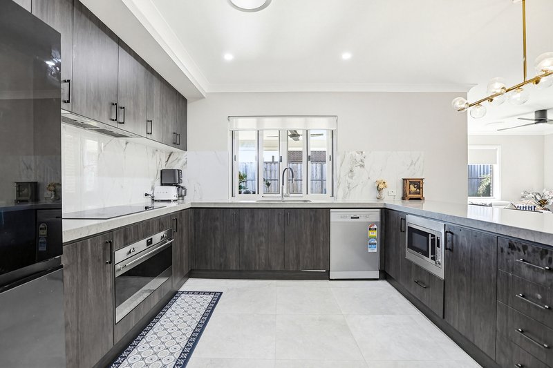 Photo - 76 Magic Street, Vineyard NSW 2765 - Image 5