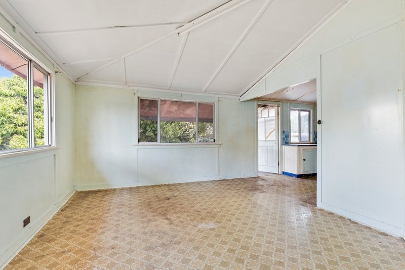 Photo - 76 Mckean Street, Berserker QLD 4701 - Image 4