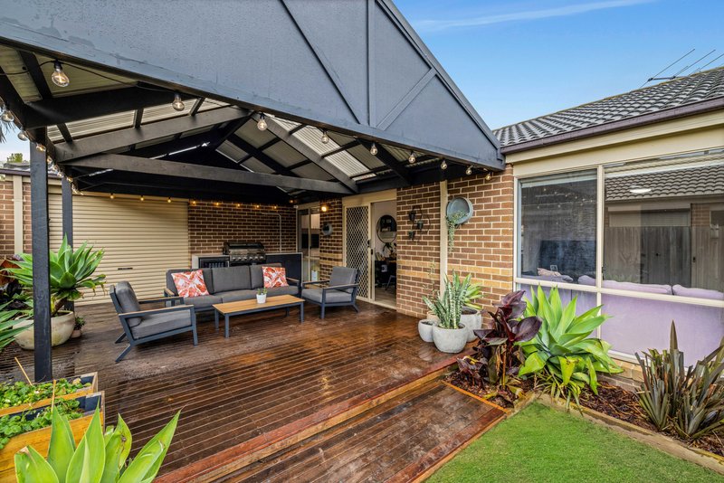 Photo - 76 Melissa Way, Pakenham VIC 3810 - Image 12