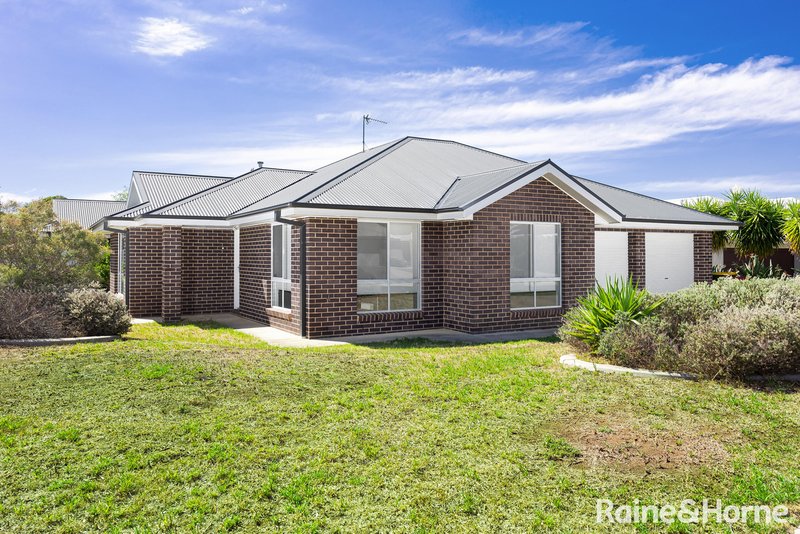 76 Messenger Ave , Boorooma NSW 2650